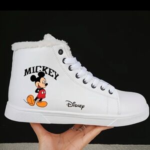 NEW Disney’s Mickey Mouse high top Sneakers basketball shoes